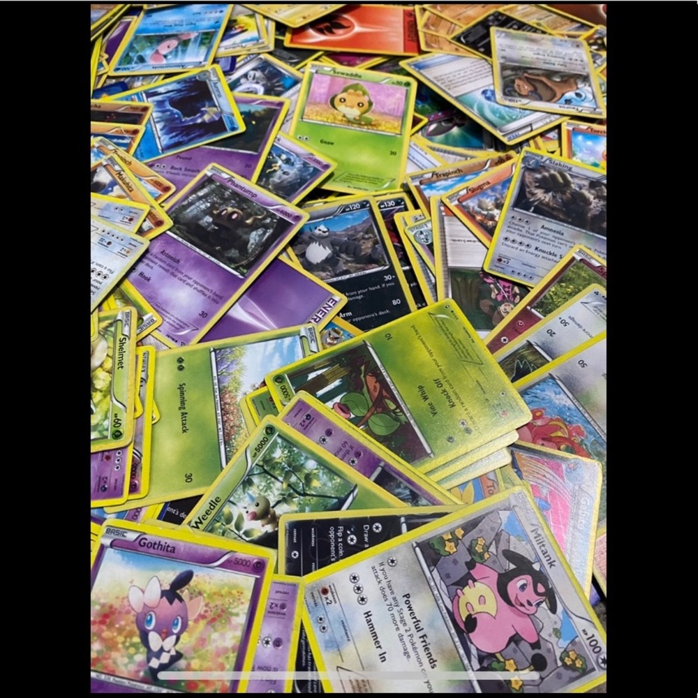 50 Pokémon cards